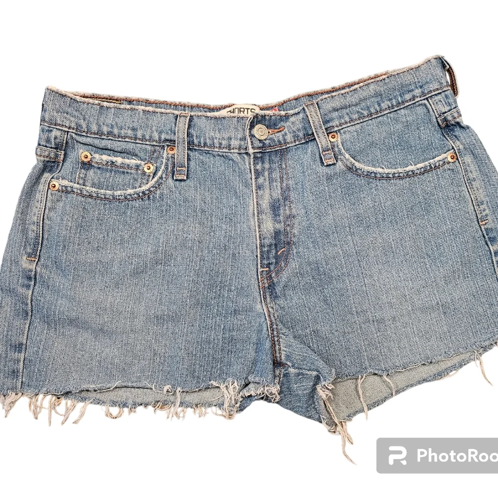 Levi's 515 Distressed Denim Shorts Size 12 - Picture 2 of 9